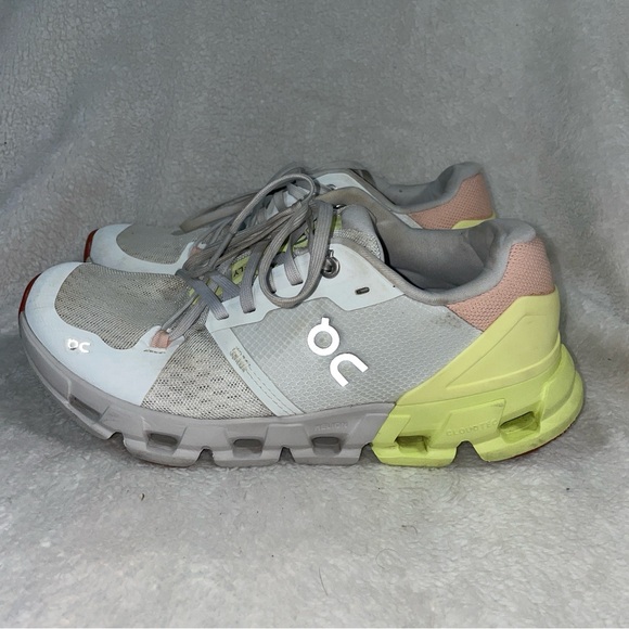 On Running Shoes - On Cloud Cloudflyer 4 Training, White and Lime Sneakers, Size 7.5